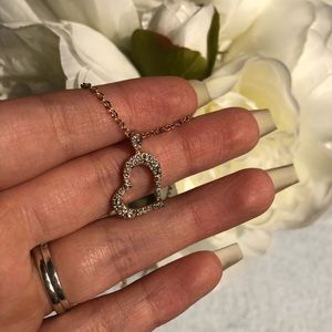 🚫SOLD🚫 Gold Heart💛 Necklace